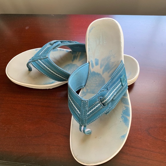 clark cloudsteppers flip flops